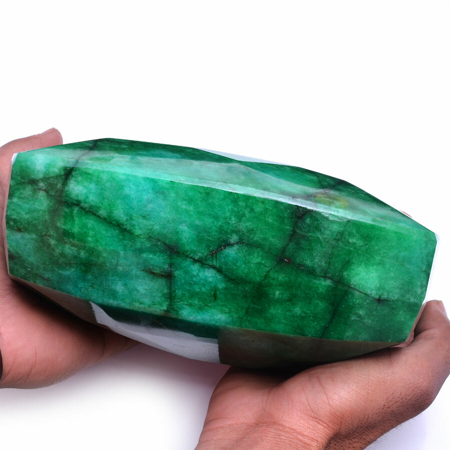 4.50 Kilo+ ( 22820 Cts) Certified Natural Emerald Biggest Museum Size Gemstone