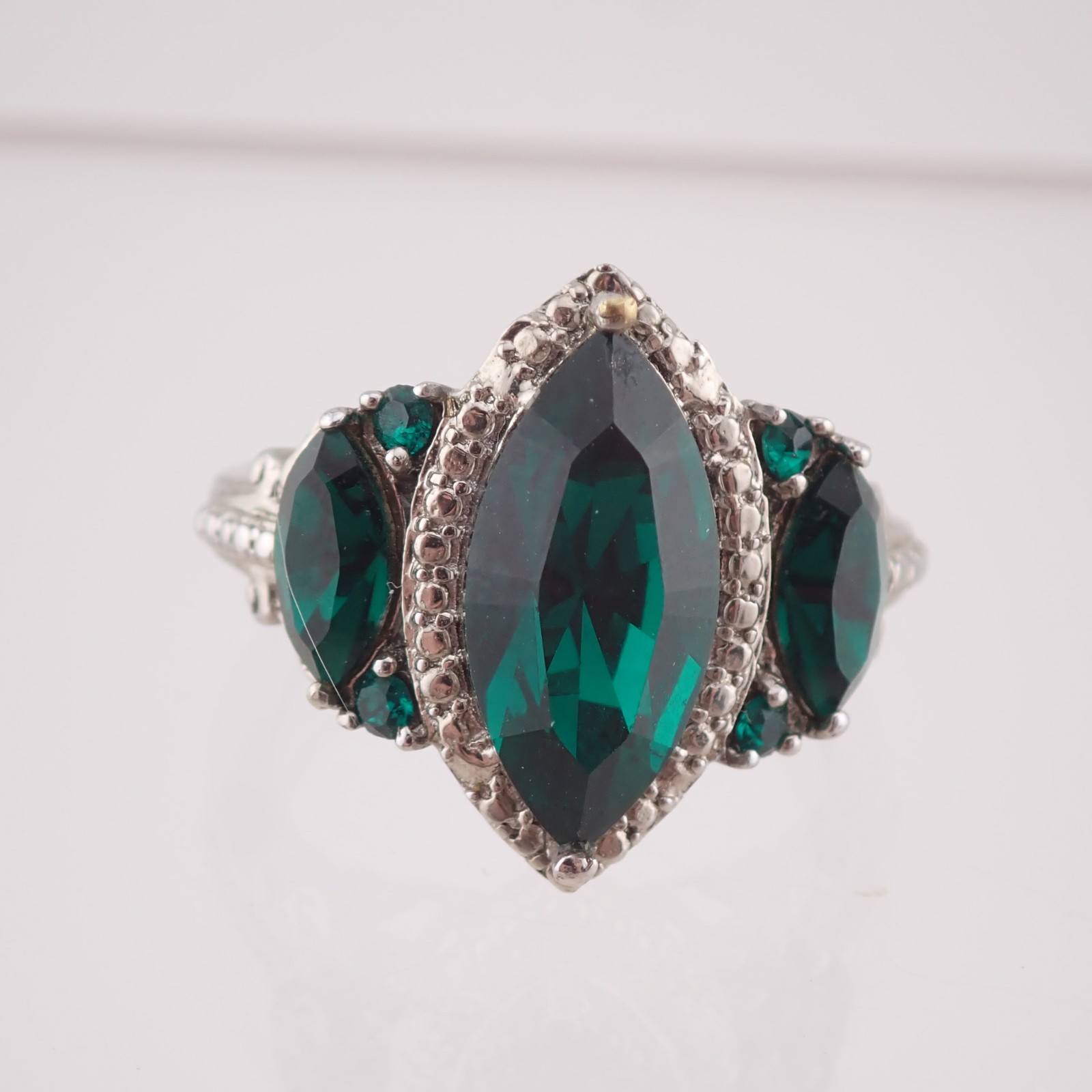 VTG Karis STS Green Marquise Crystal w Accents Silver Tone Size 7