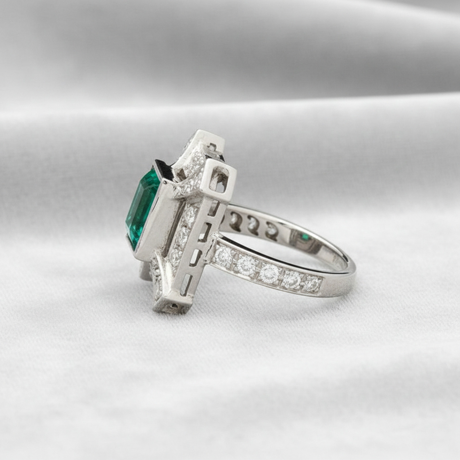Art Deco Retro Bezel Set Green Princess Simulated Diamond 14K Gold Wedding Ring