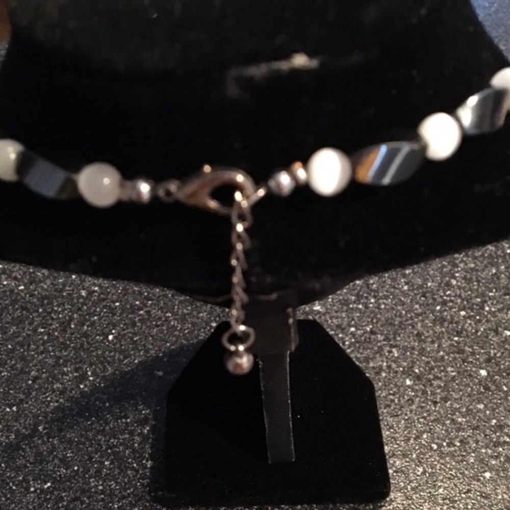 FREE SHIPPING! Beautiful Hematite Necklace. Magnetic Clasp