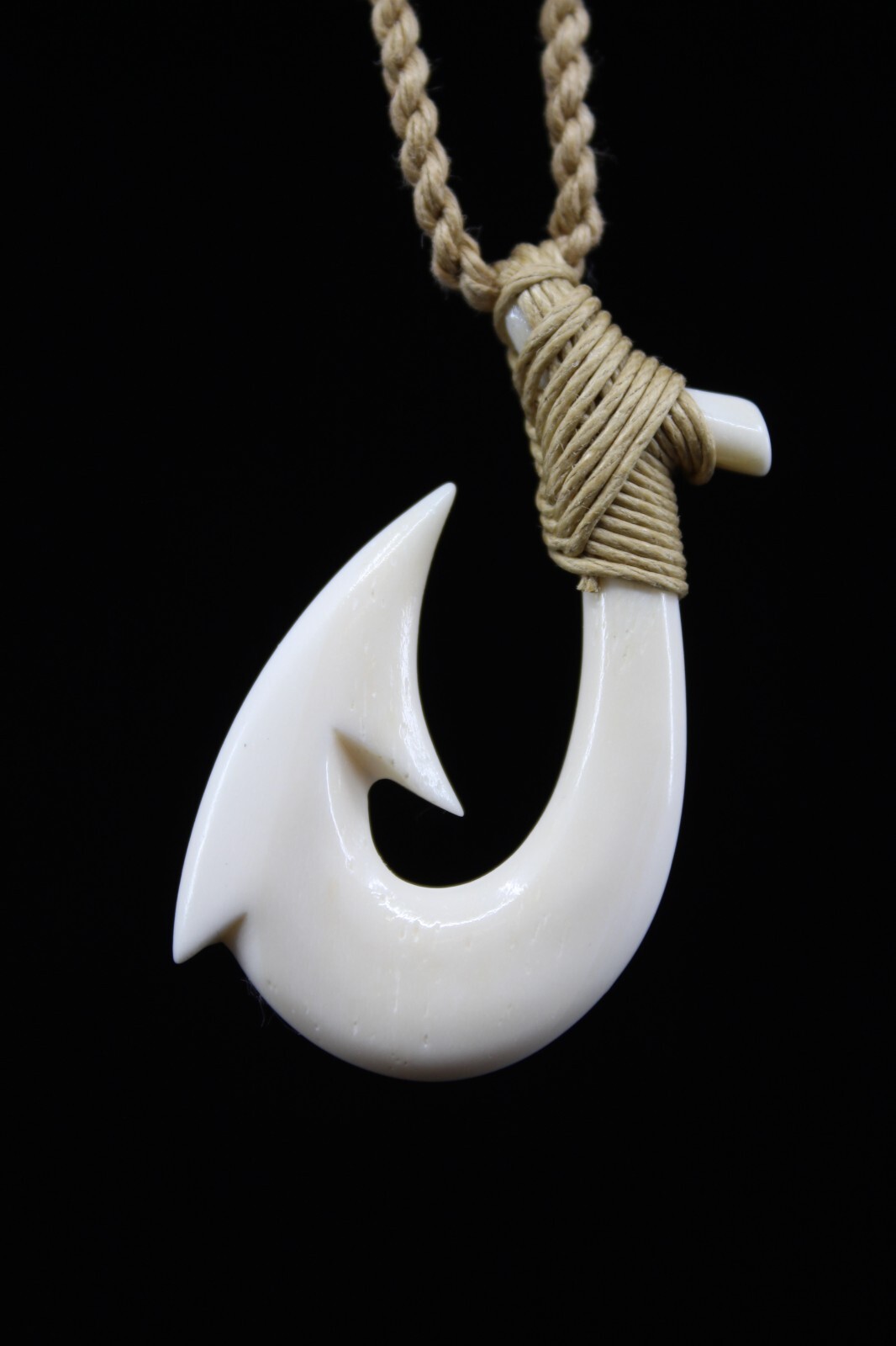 Hawaiian Fish Hook Necklace (Buffalo Bone) – Hand Carved, Maui Hook, Polynesian