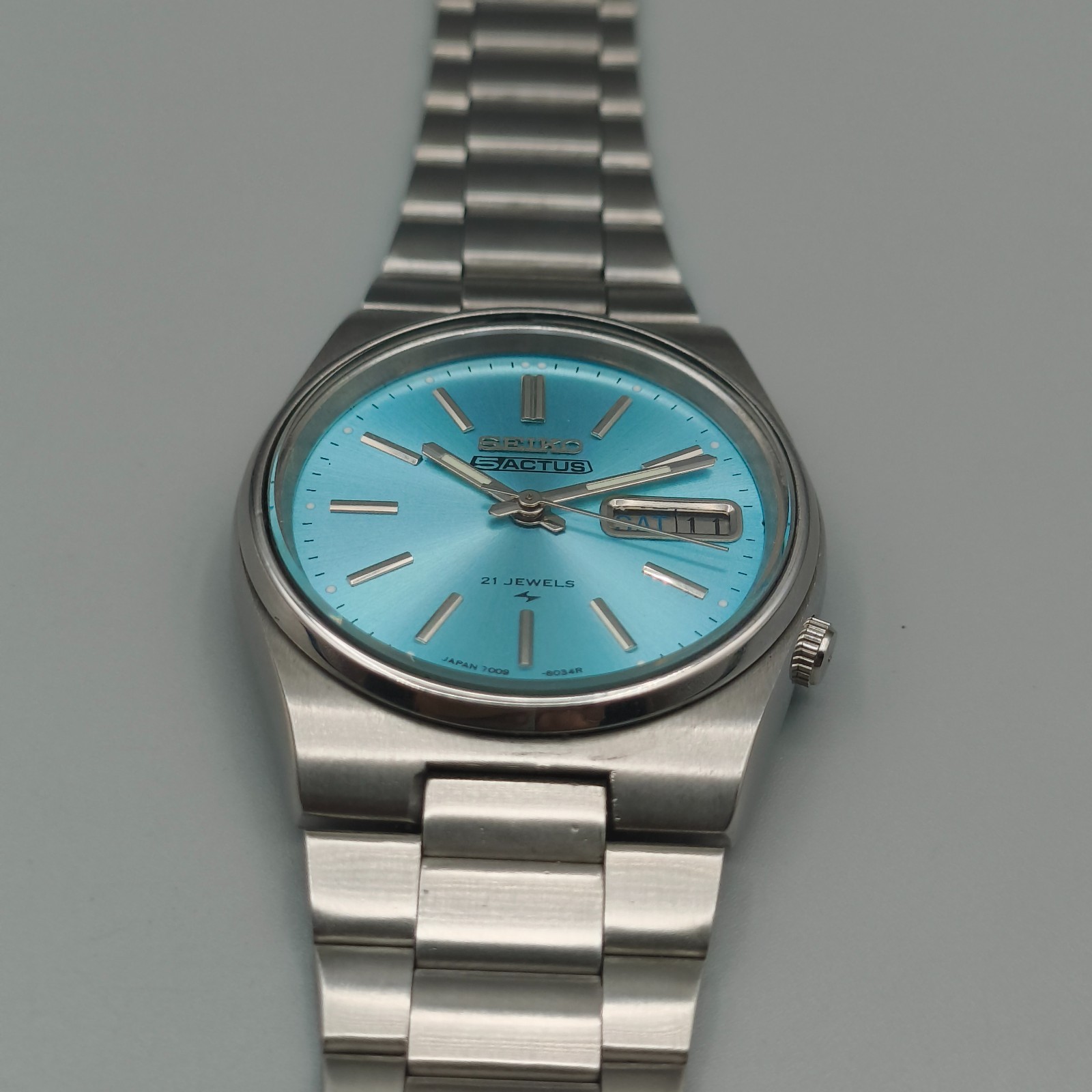 Vintage Seiko 5 Actus 7009 Automatic 21 Jewels Men’s Watch Blue Sunburst Dial