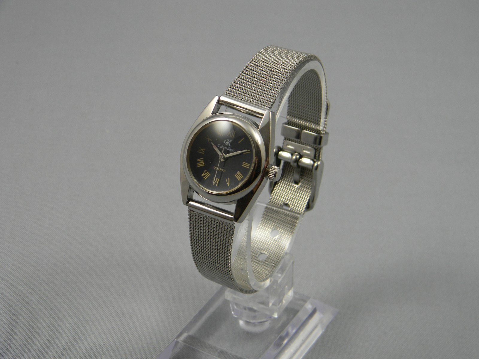 Calvin Klein Watch Women 26mm Silver Tone Blue/Black Dial Mesh Band New Battery
