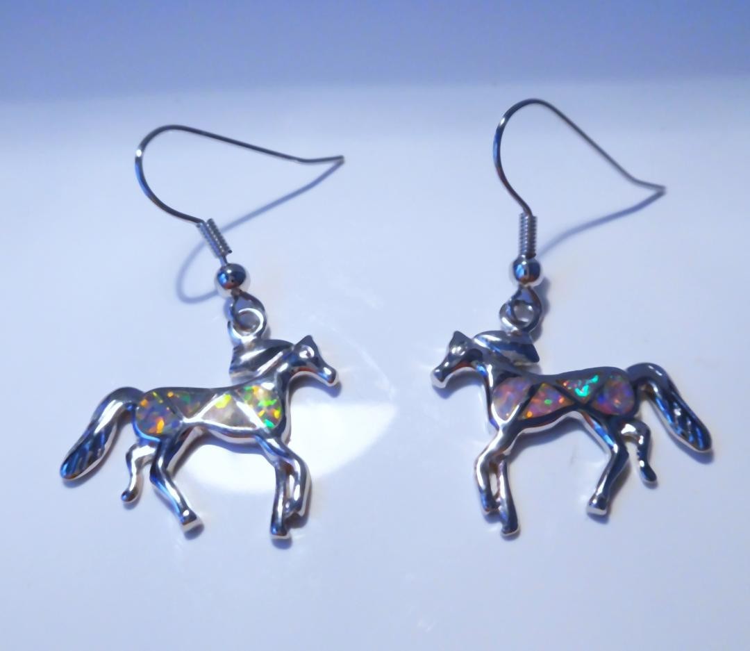 GORGEOUS LAVANDER FIRE OPAL HORSE HOOK EARRINGS