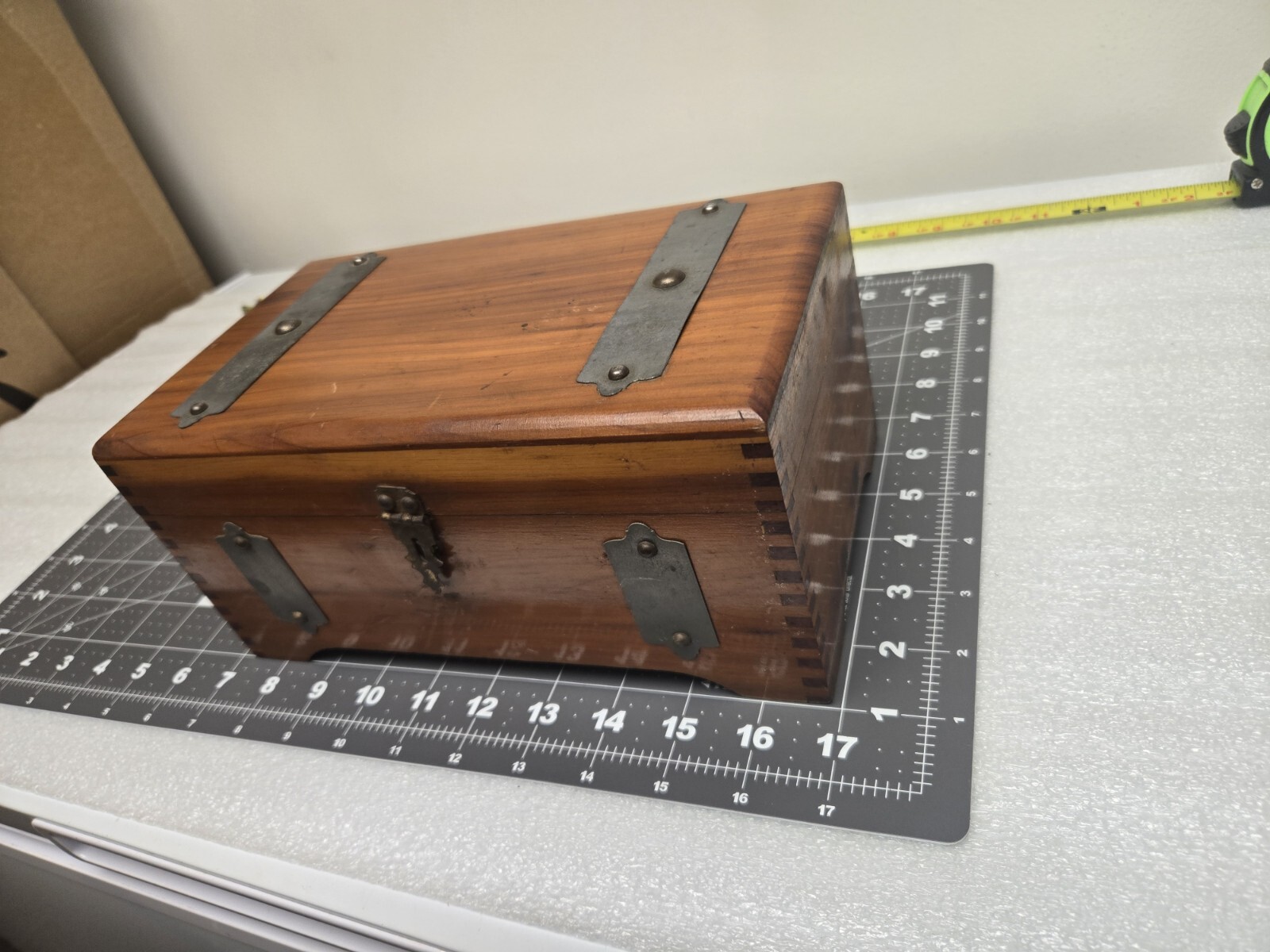 Handmade Wooden Keepsake Box Finger Joint Rustic Decorative Storage Chest