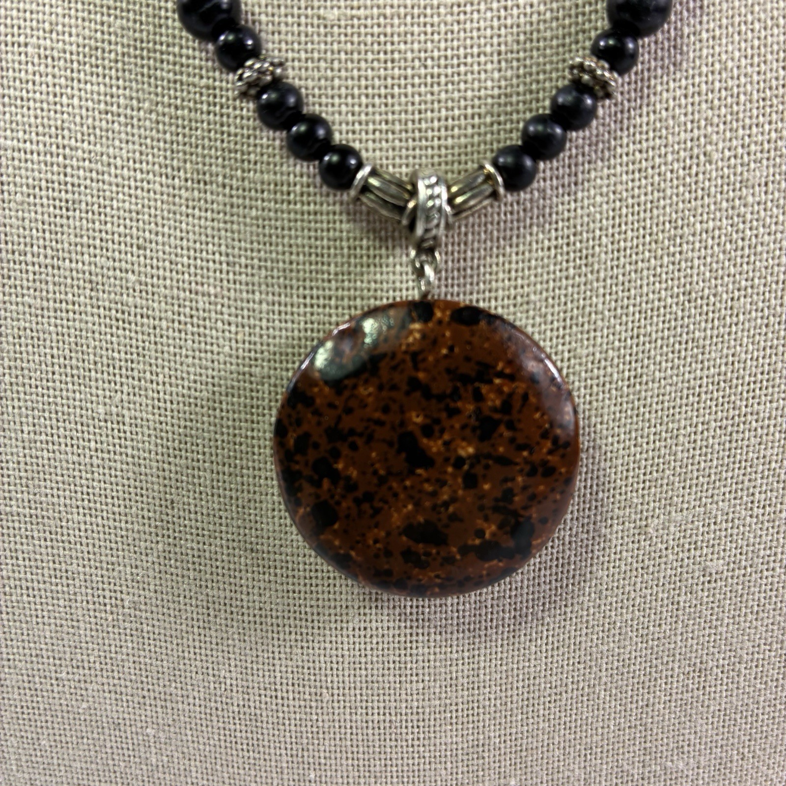 Vintage Napier Mahogany Obsidian Pendant Black Onyx Beaded Necklace 16″ Fashion
