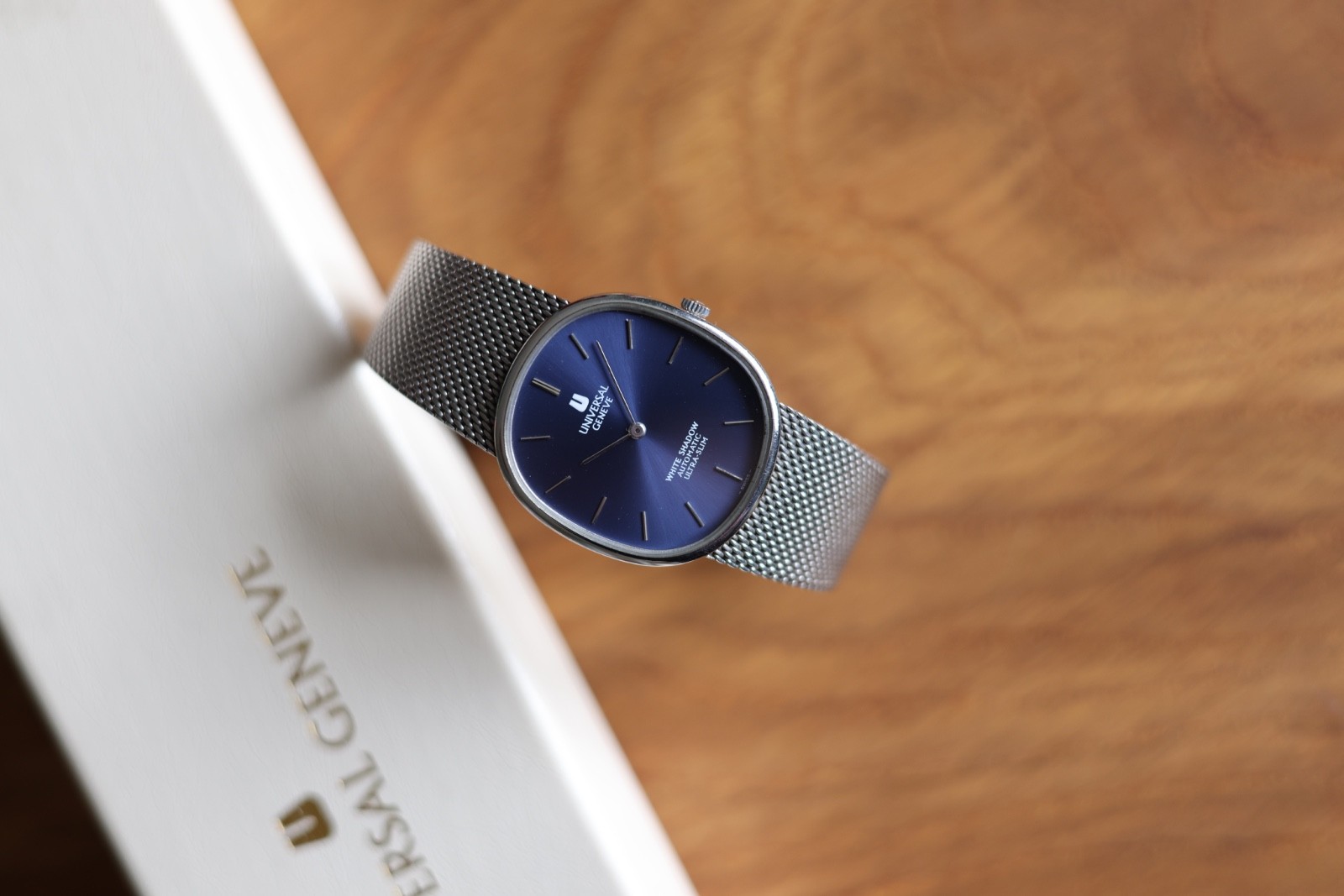 universal geneve white shadow ultra thin blue dial NOS