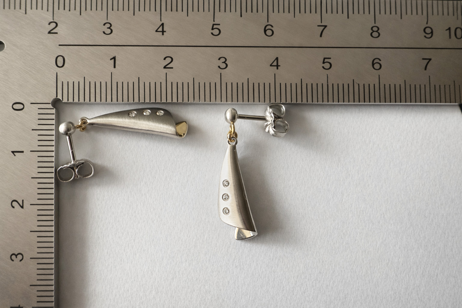 6 Diamond 585 Yellow Gold Stud Earrings 4.3g