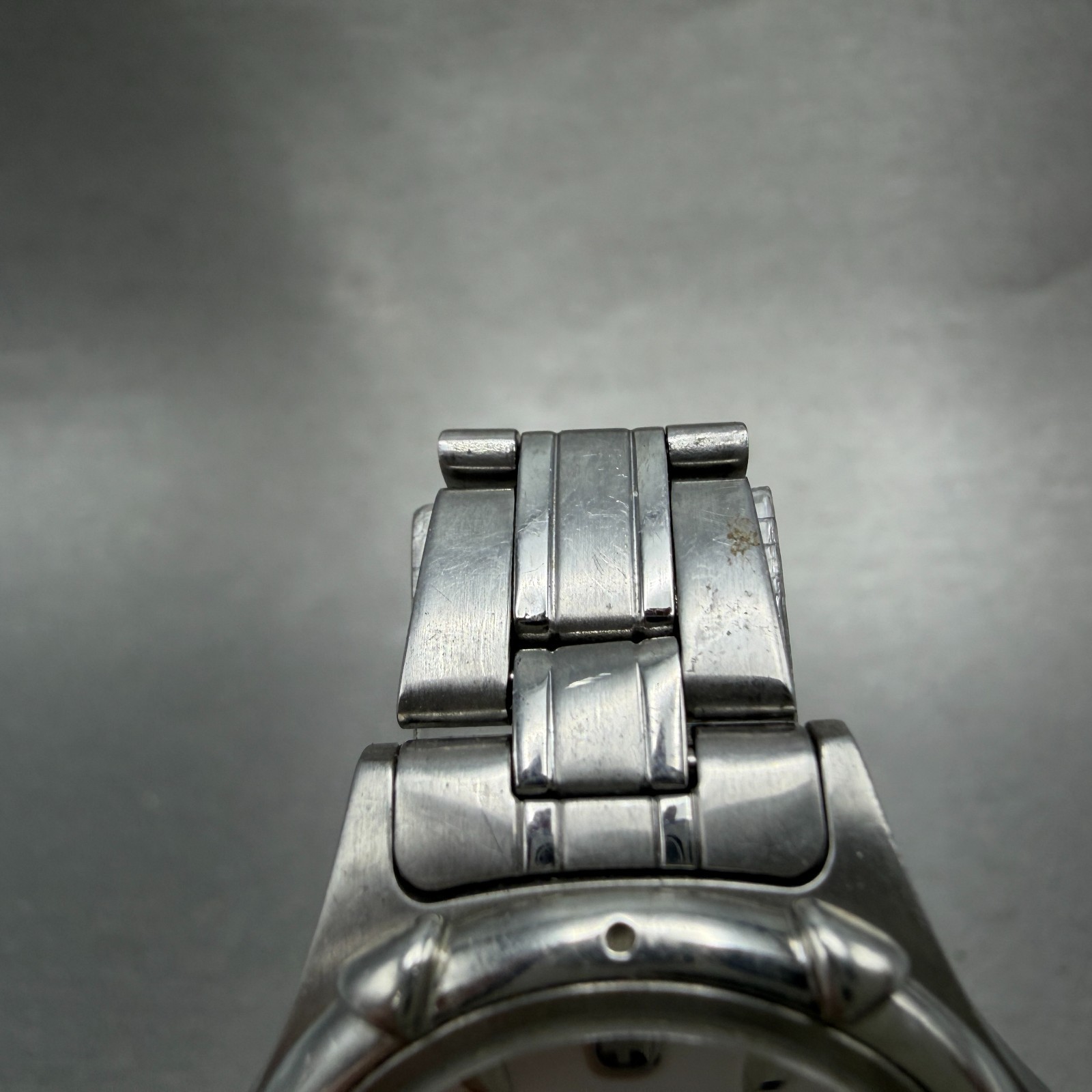 Wenger Watch Women 30mm White Dial Silver Tone Date Round 7023X New Battery