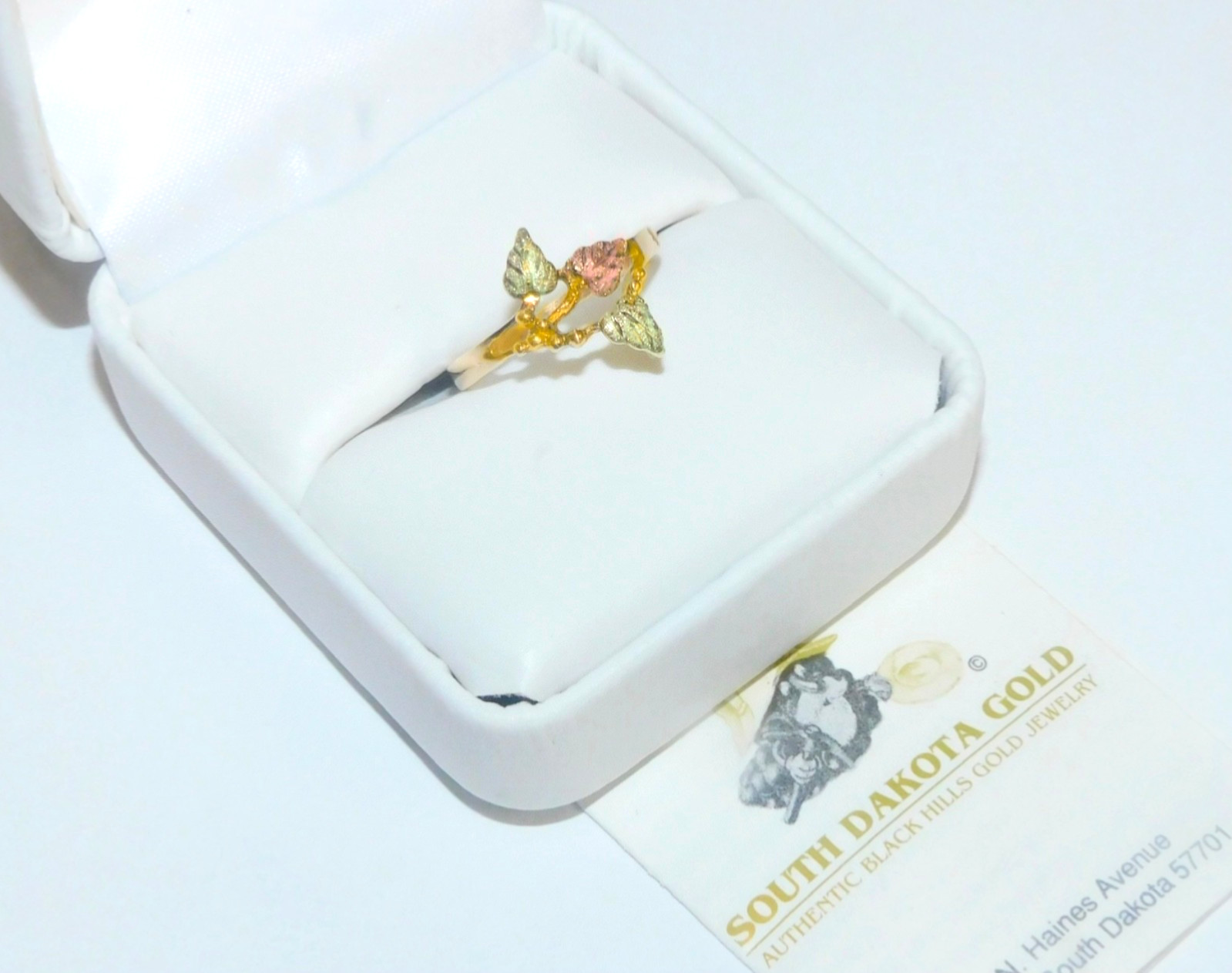 Black Hills Gold 10k Three Leaves Grapes Ring Size 7 1/4