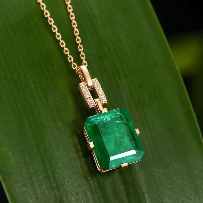 ZARD 18K Gold Plated Green Emerald Cut Cubic Zirconia Pendant Necklace