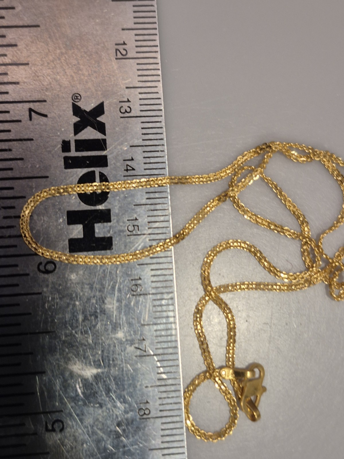 22 carat solid gold chain, 15.5inch, weight 2.2gram