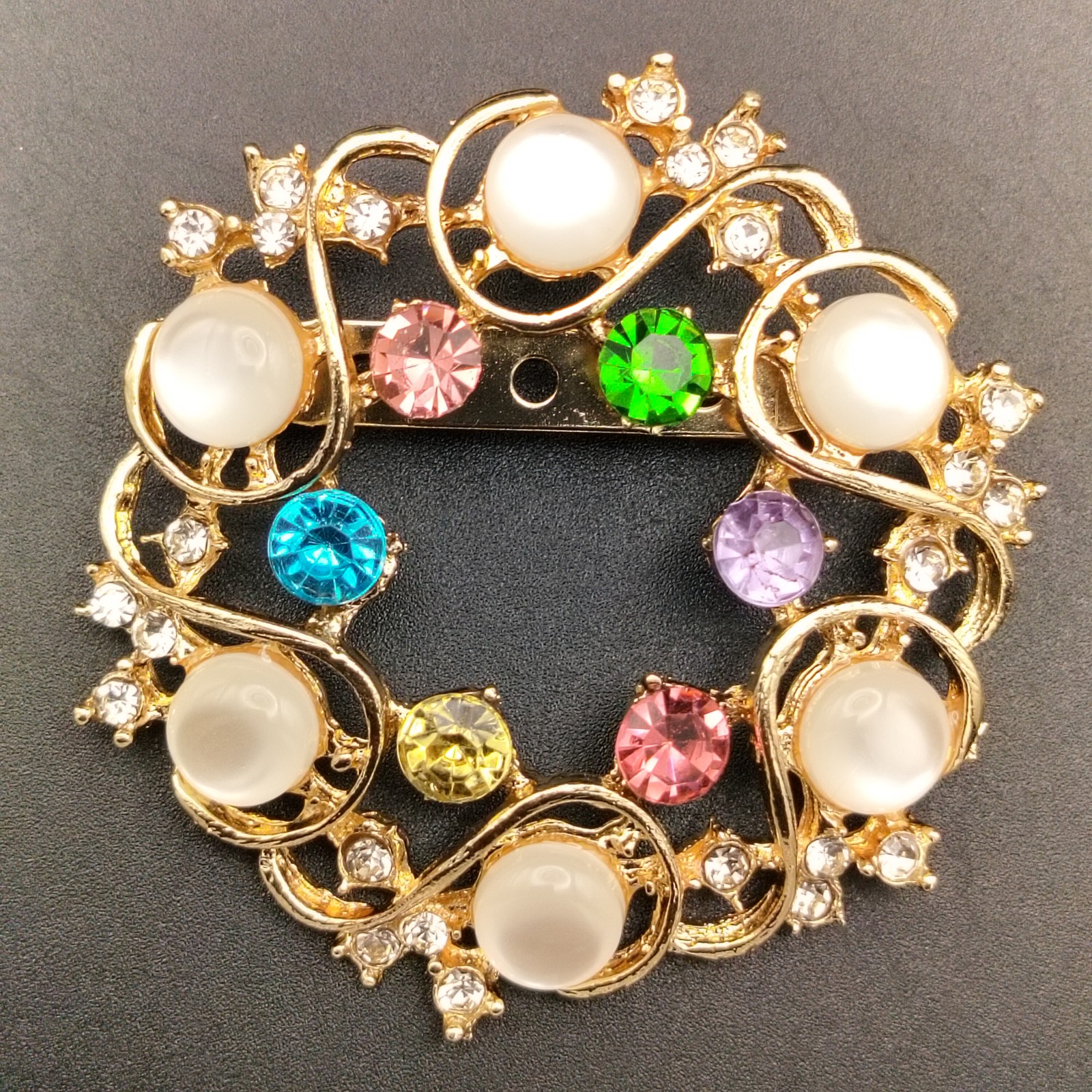 Elegant Gold Tone Wreath Brooch Pin Multi-Color Rhinestones Faux Pearl Accents