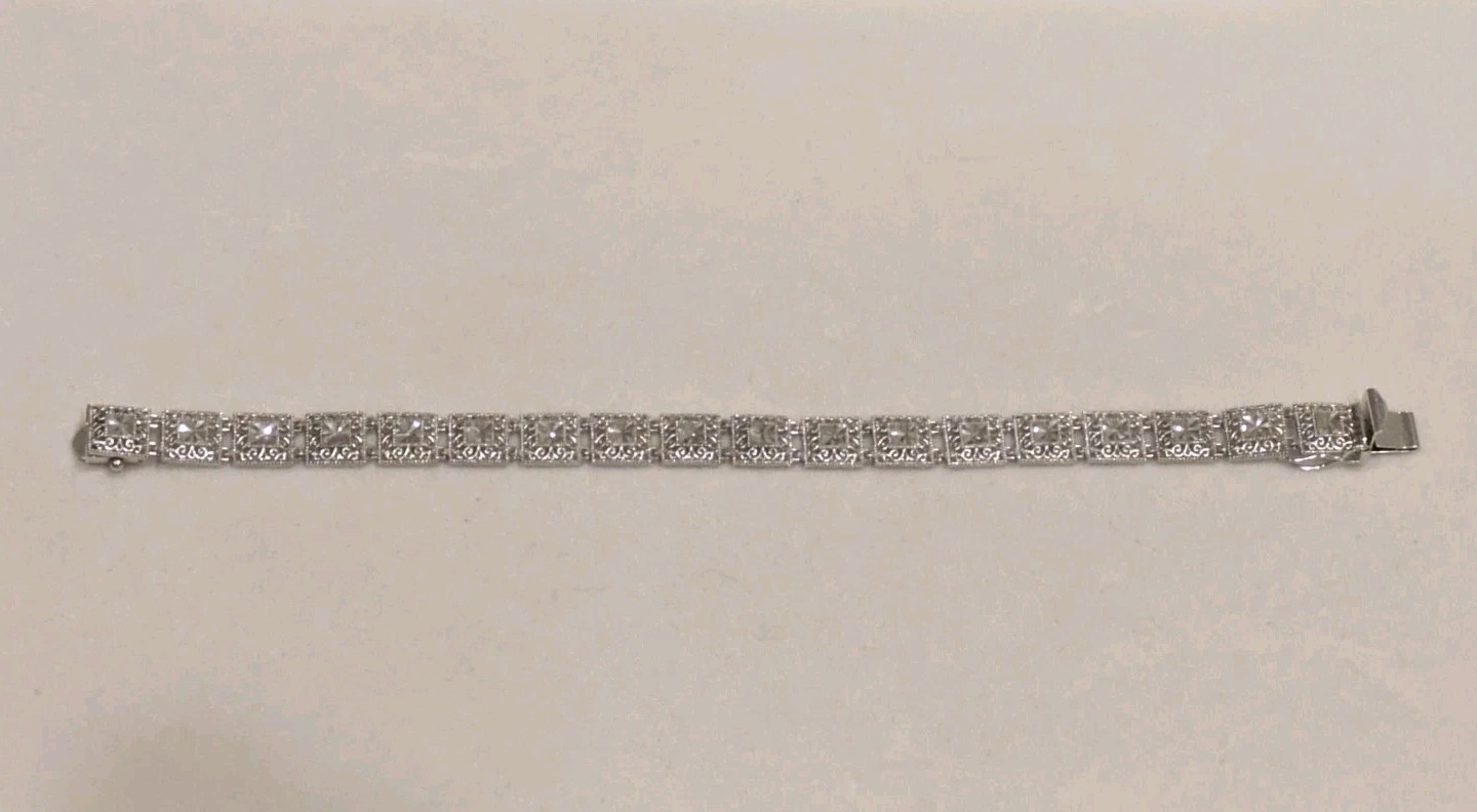 10kt White Gold 8.8mm Square Filigree Link Chain 7.25″ Bracelet 7.74 Grams