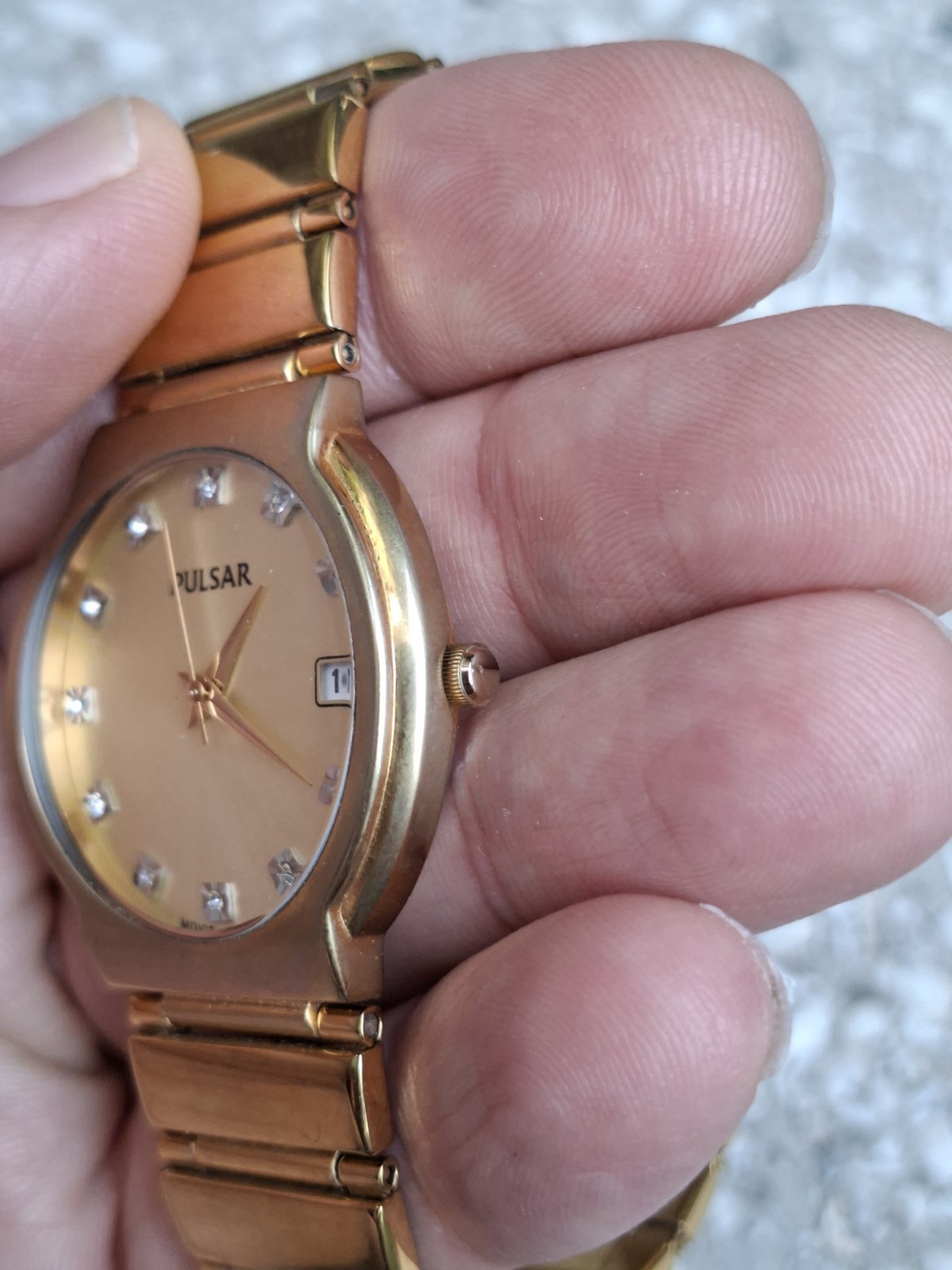 Pulsar VX42-X106 gemmed gold tone date function quartz ladies watch