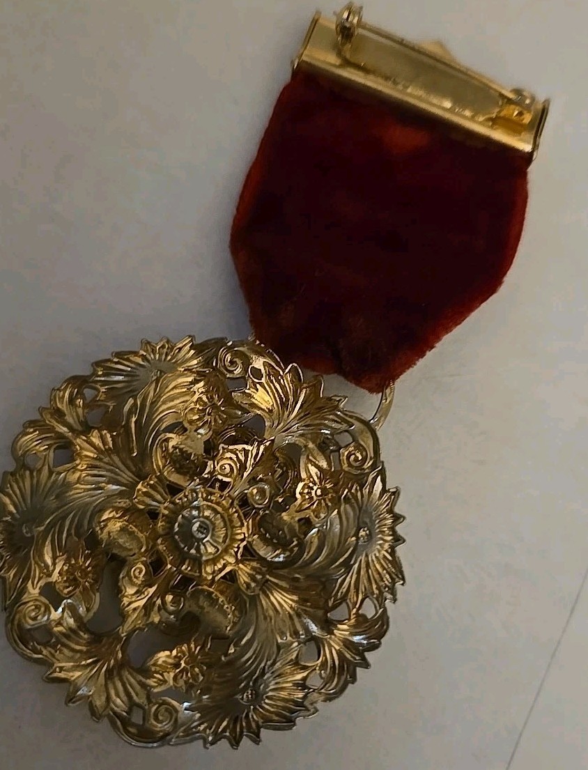 Vintage Coat Of Arms Brooch Heraldic Lion Gold Enamel Lion Pin Ribbon