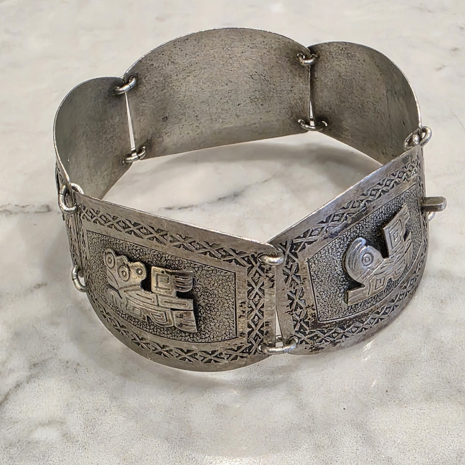Vintage Peruvian Silver Tone Storyteller Engraved Panel Bracelet – 7 inch