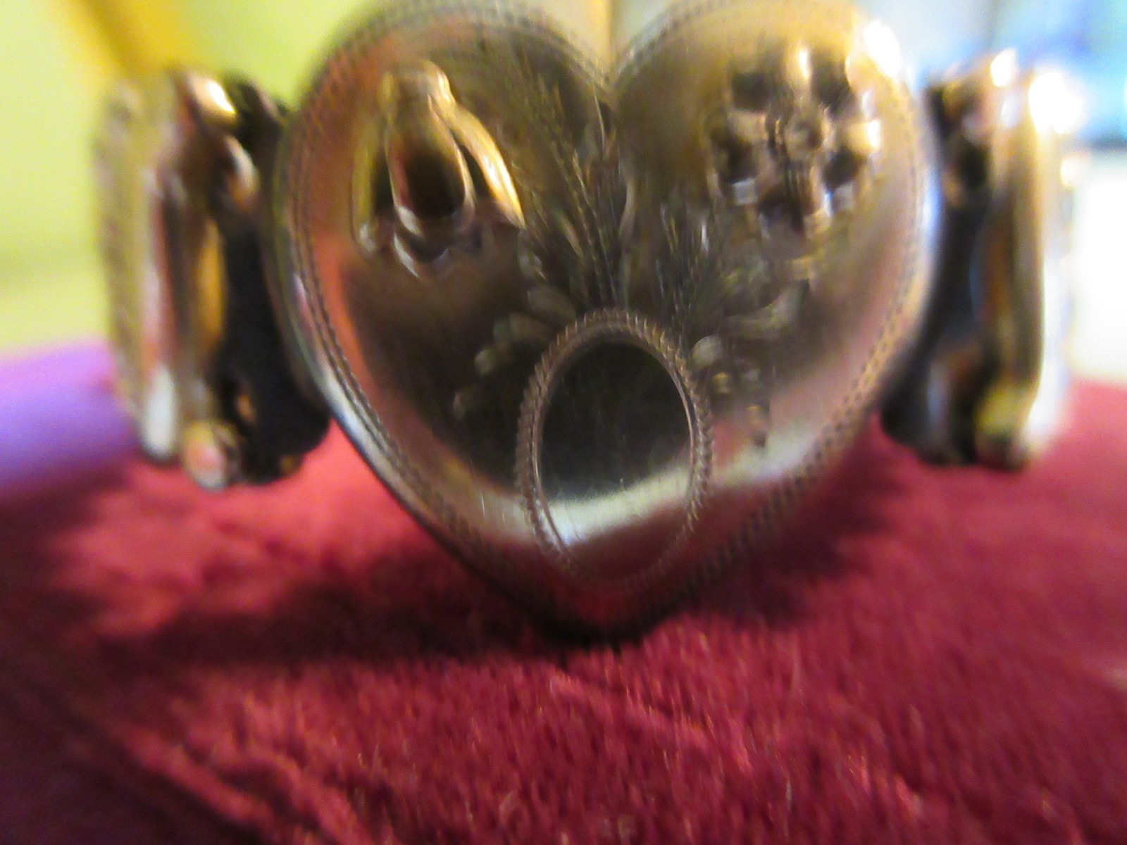 Vintage 1940″s WW11 Sweetheart Expansion Bracelet Victoria Gold Filled w/Box