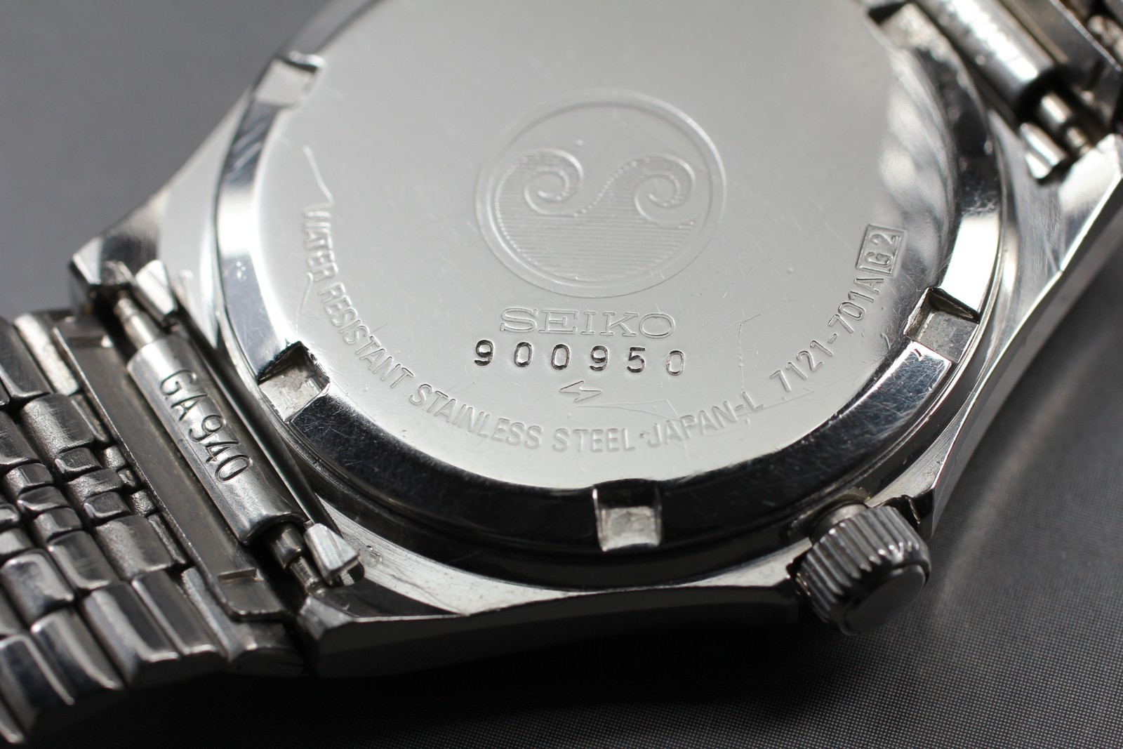 [Exc+5] Vintage Seiko Silver Wave 7121-701A Quartz Mens Watch From JAPAN