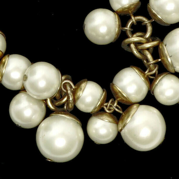 Faux Pearl Bracelet Adjustable 7-9 inches Fashion Stella and Dot Charm Style