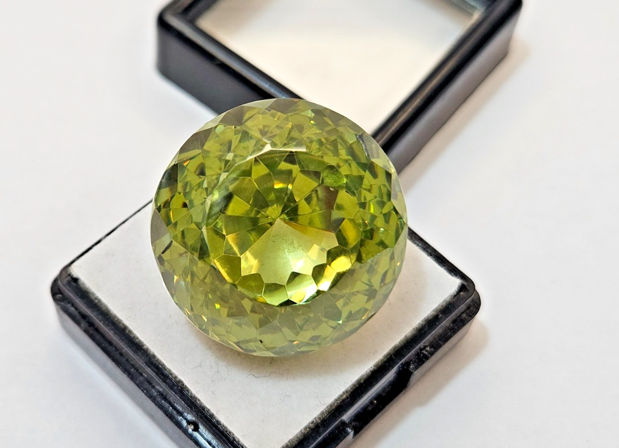 Cambodian Round Cut Green Zircon 105+ Ct Loose Gemstone For Pendant Making