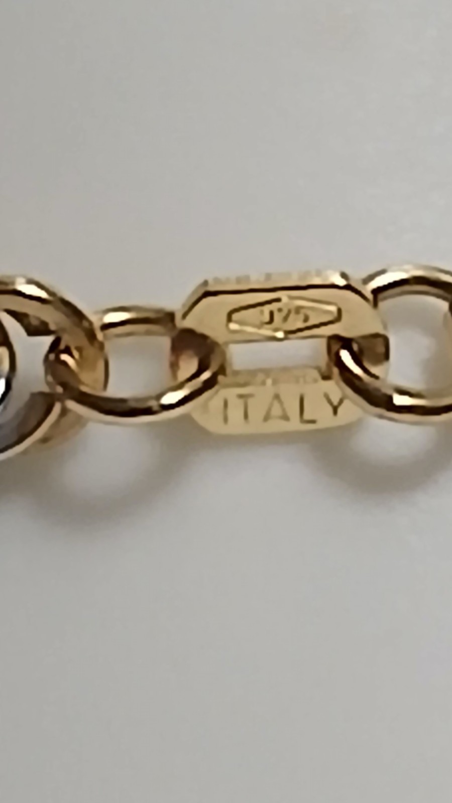 9ct Yellow and white Gold Bracelet.