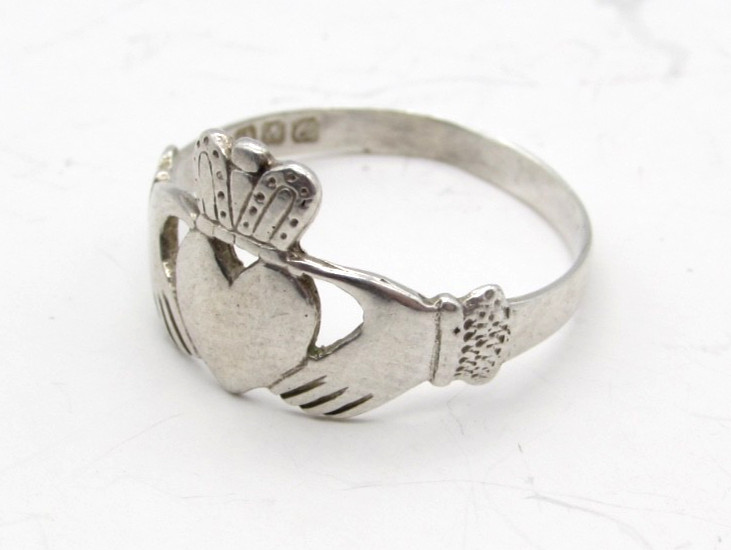 Vintage Claddagh Ring Sterling Silver Made in Ireland Fully Hallmarked Sz 8