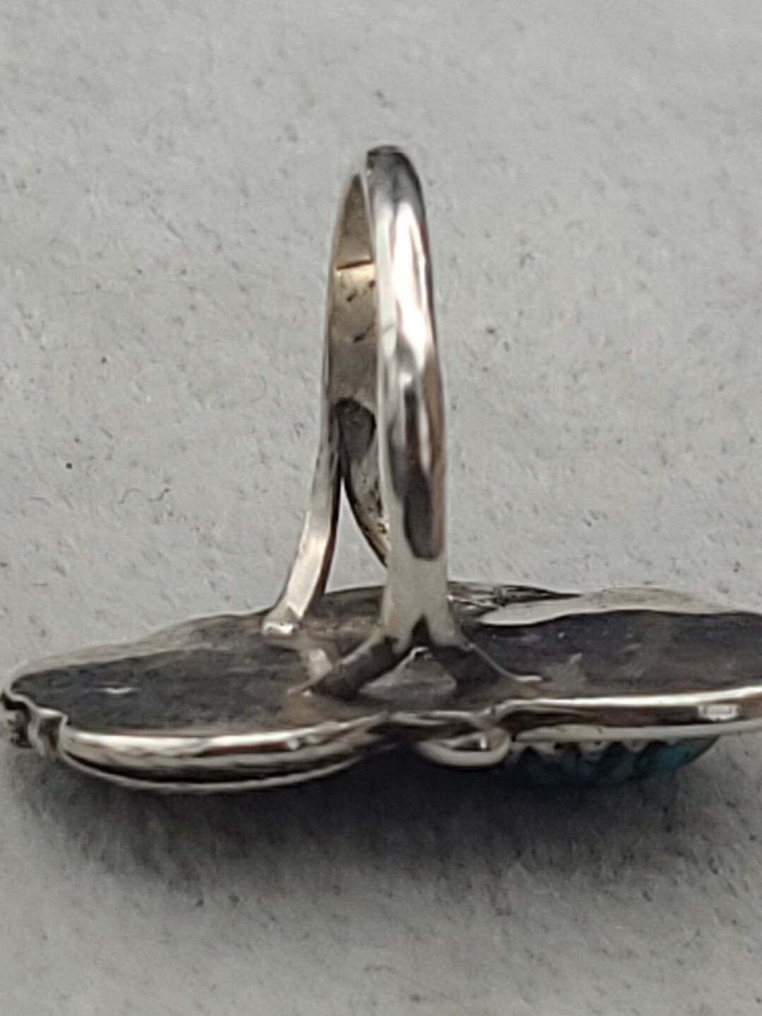 VINTAGE SOUTHWEST NATIVE AMERICAN RING SIGNED SC FOR SHARON CISCO REPAIRED BAND