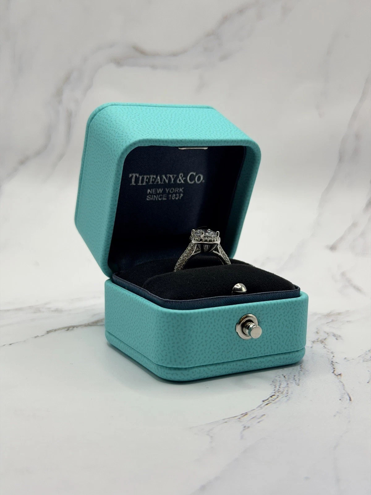 Tiffany & Co. Signature Engagement Blue Ring Box USA