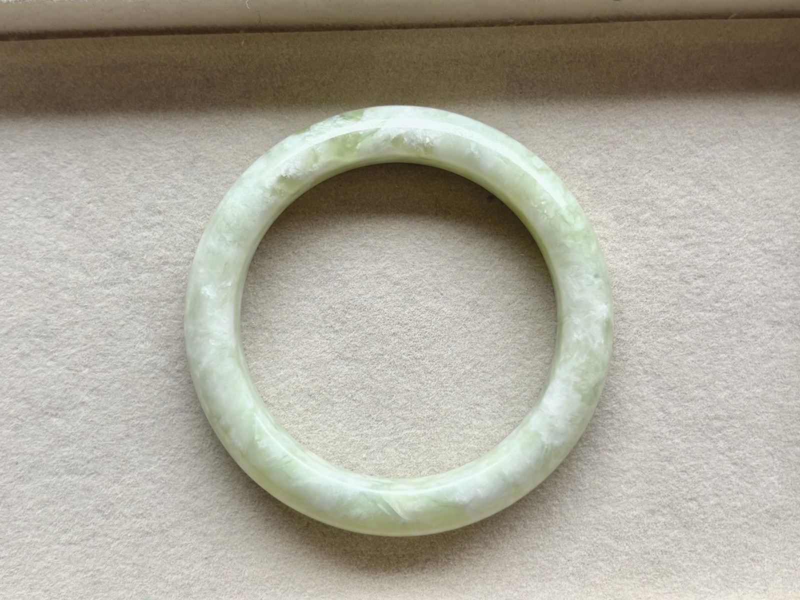 61mm Xiu Jade Women’s Bangle 100% Natural Green Bangle Jadeite