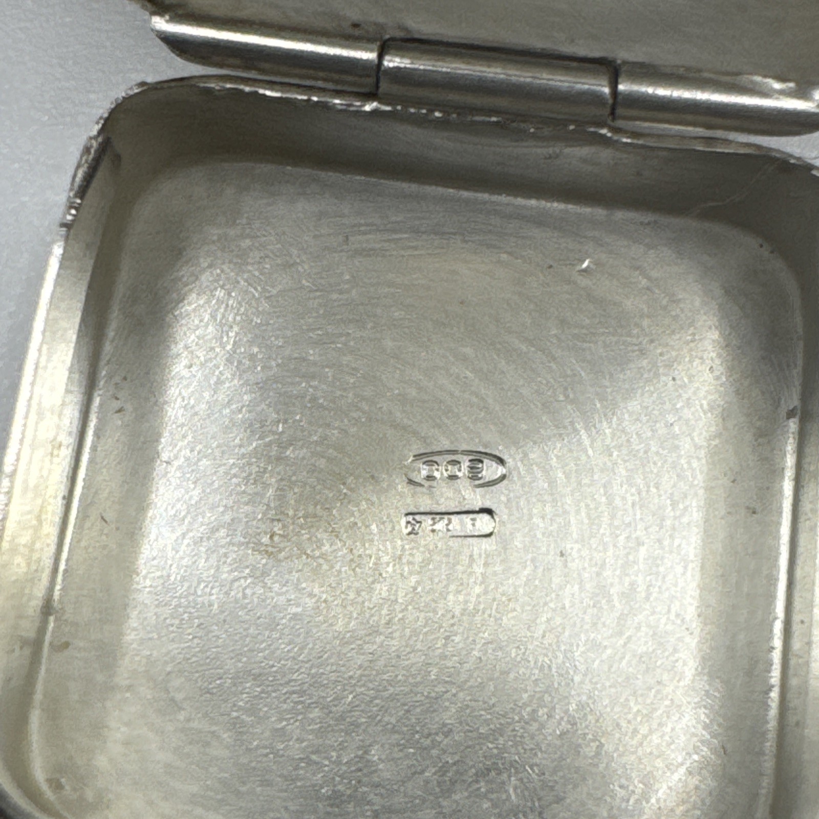 800 Silver Pill Box
