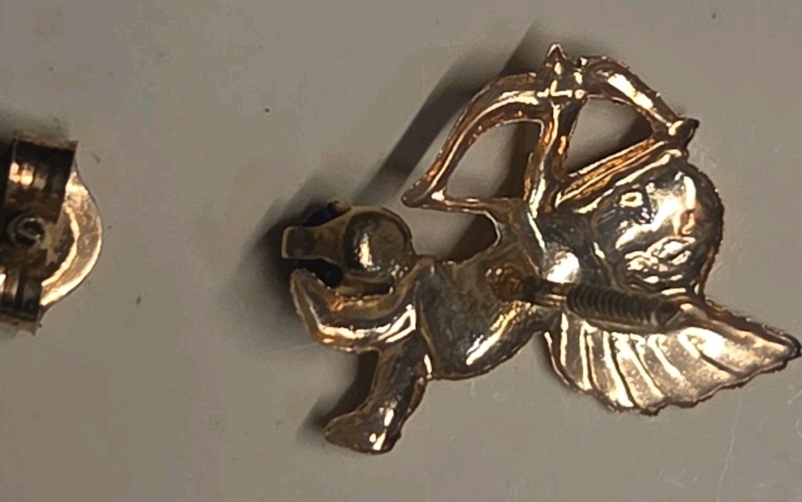 14 Karat Earrings Yellow Gold Cherub With Blue Stone Screw Back Stud New