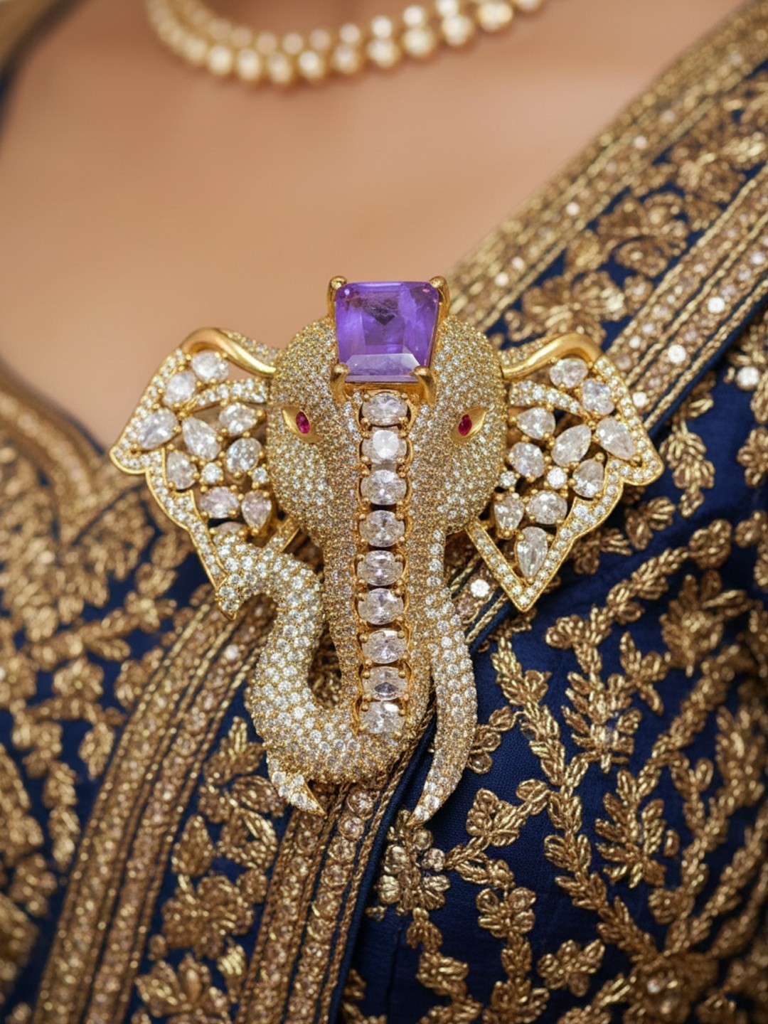 Luxury Elephant Head Brooch Pin Gold Plated Brass AAA AD Doublet Stone Brooch