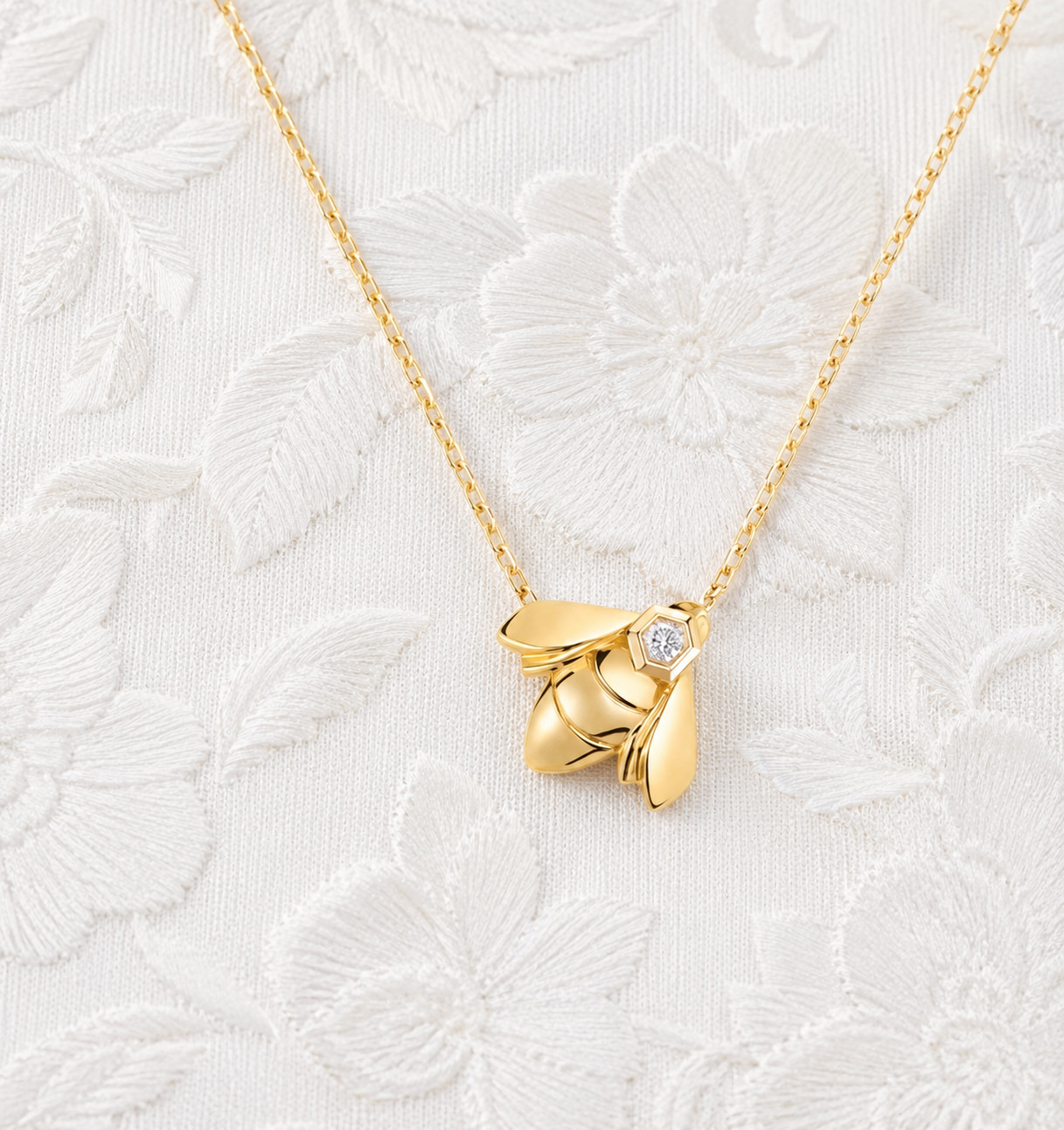 Lab Created moissanite Bee Pendant Cum Necklace 925 Sterling Silver jewelry