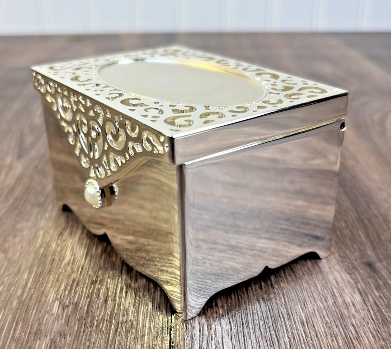 Things Remembered Silver Tone Hinged Filigree Jewelry Box Trinket 4″ x 2.5″
