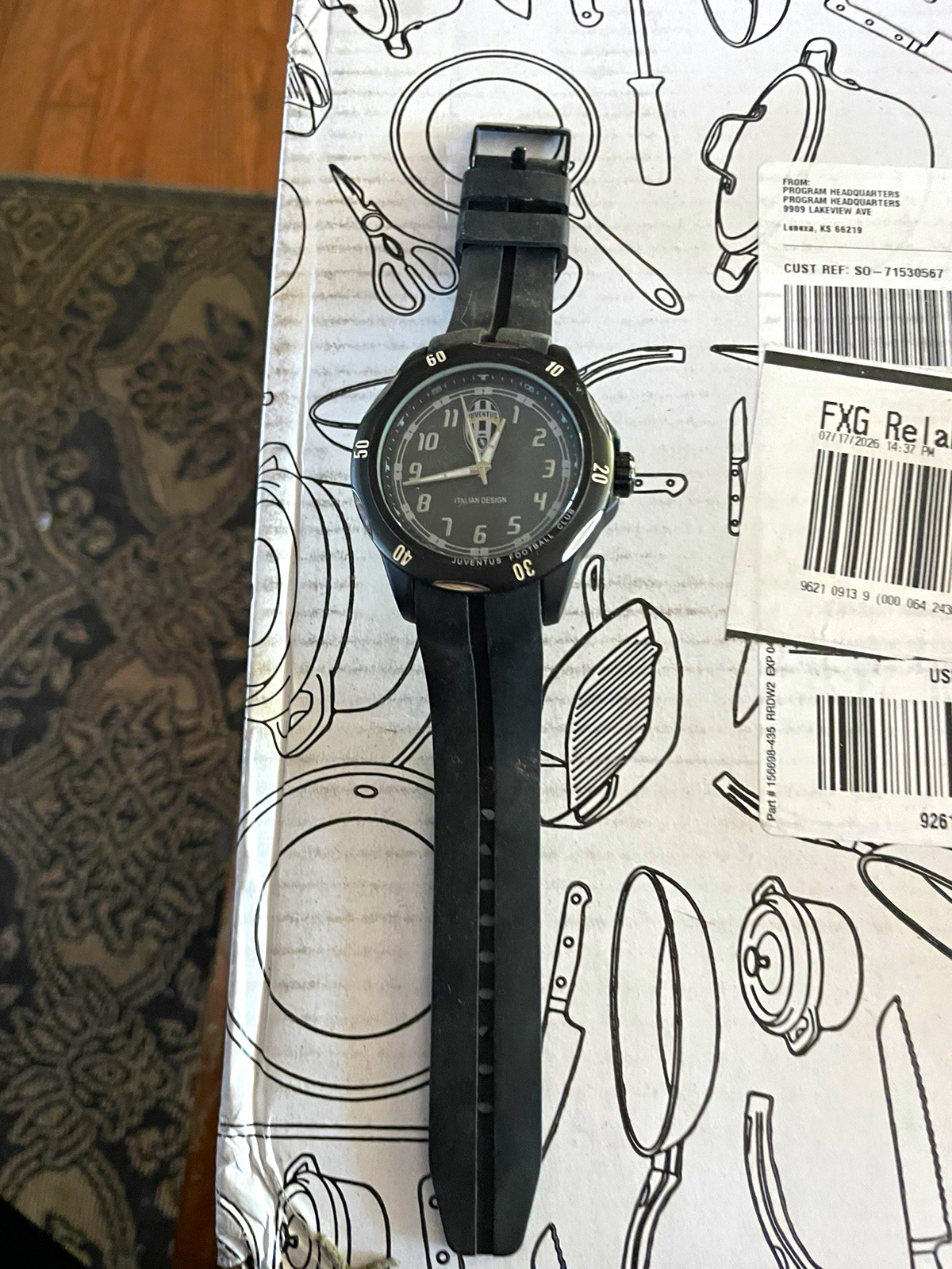 Juventus Quartz Analog Wristwatch Black Rubber Strap 40-43.9mm 3 ATM