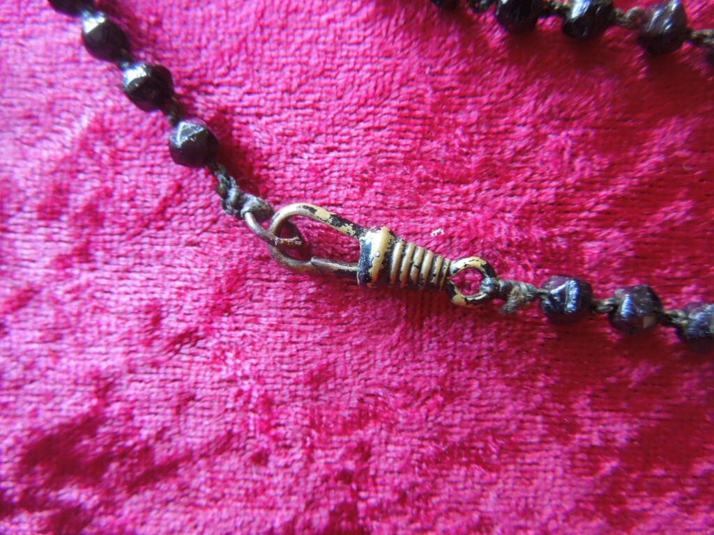 J5401 ART DEC DUTCH VERY LONG BLACK Whitby Jet FLAPPER LENGTH 180 CM SEE DESCR
