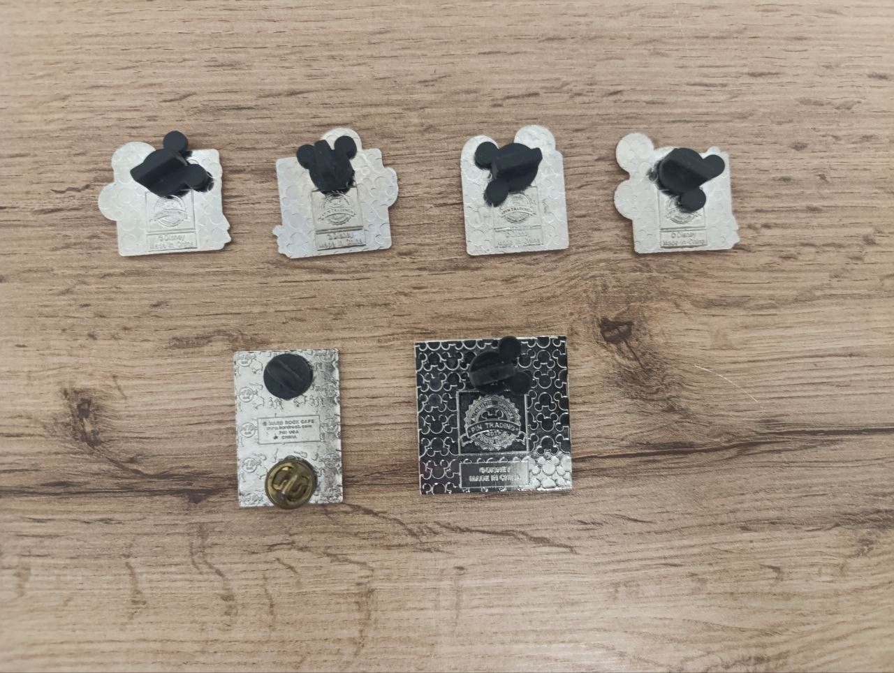 Lot Mickey Mouse,Hard Rock Cafe,Pluto Pins Set