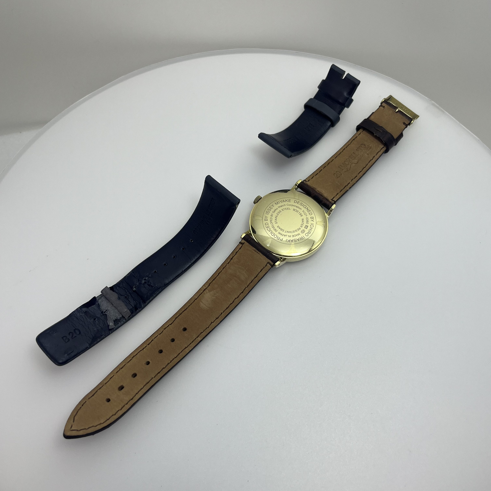 SEIKO ISSEY MIYAKE ” f ” Watch by Ichiro Iwasaki White Dial Qz Japan w/Box#B792