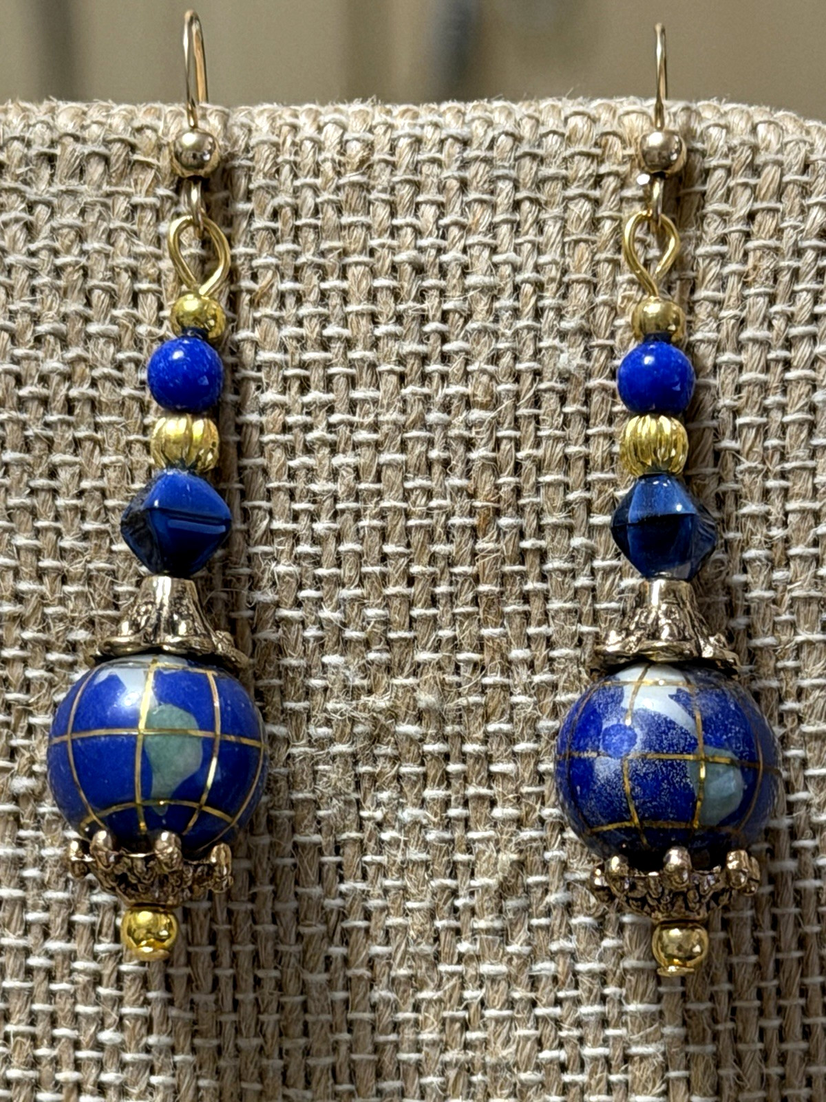 NEW ITEM*VTG. 12MM BLUE LAPIS GEMSTONE INTARSIA GLOBE EARRINGS-14K EAR WIRES-NEW
