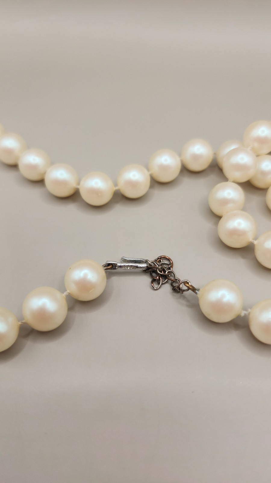 Vintage Japan Faux Pearl Necklace 23″ Acrylic Lucite Mid Century J Hook Clasp