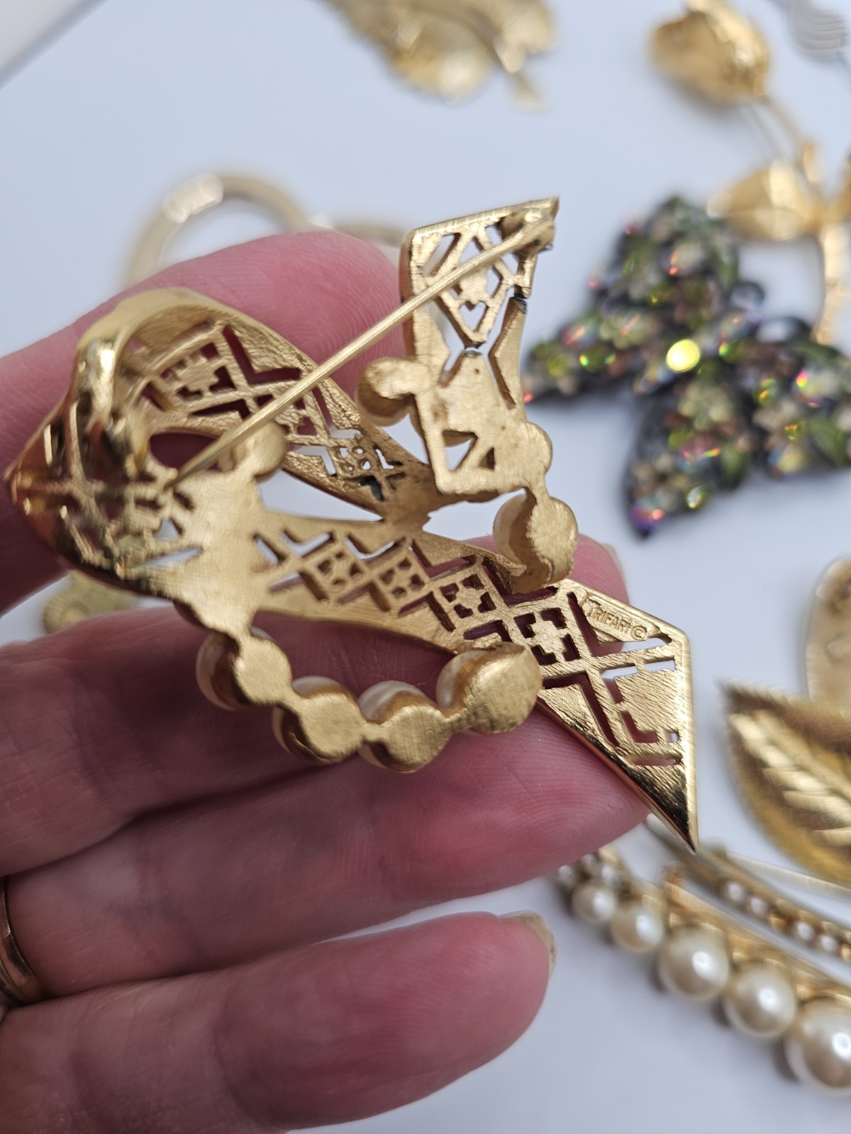 Vintage Junk Jewelry Brooch Earrings Lot