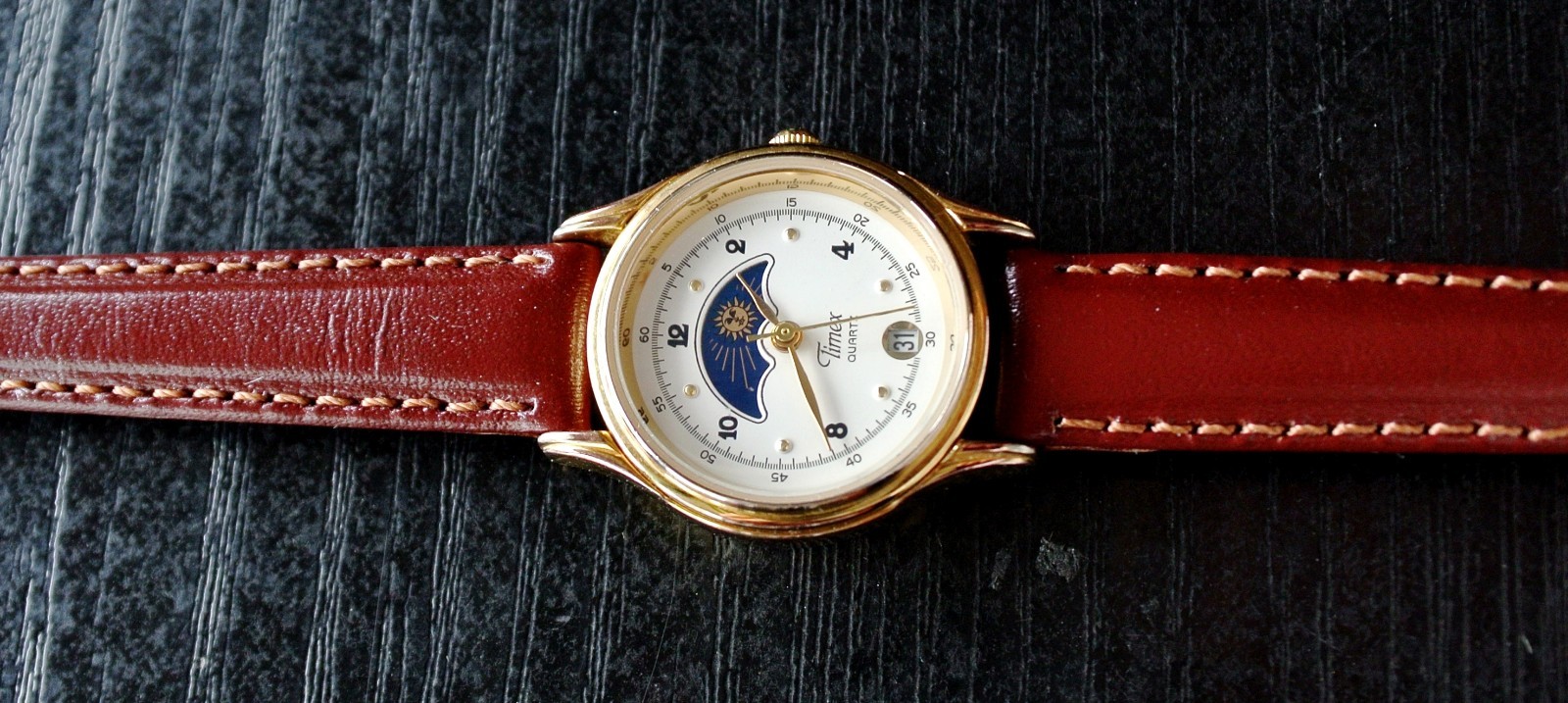 VINTAGE TIMEX DATE ELEGANT MOON PHASE QUARTZ WOMEN’S GOLDEN BROWN LEATHER WATCH