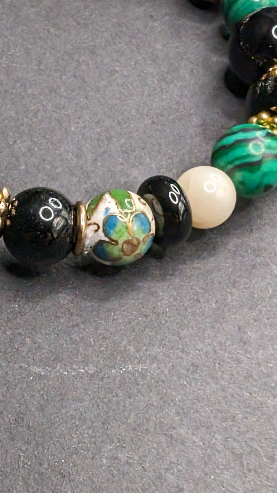 Green 8mm Beaded Stretch Bracelet 7″ (17cm)
