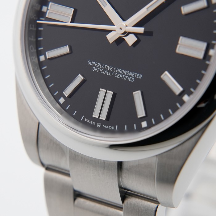 ROLEX Oyster Perpetual 41 124300 Black Warranty 2025 Box/Paper