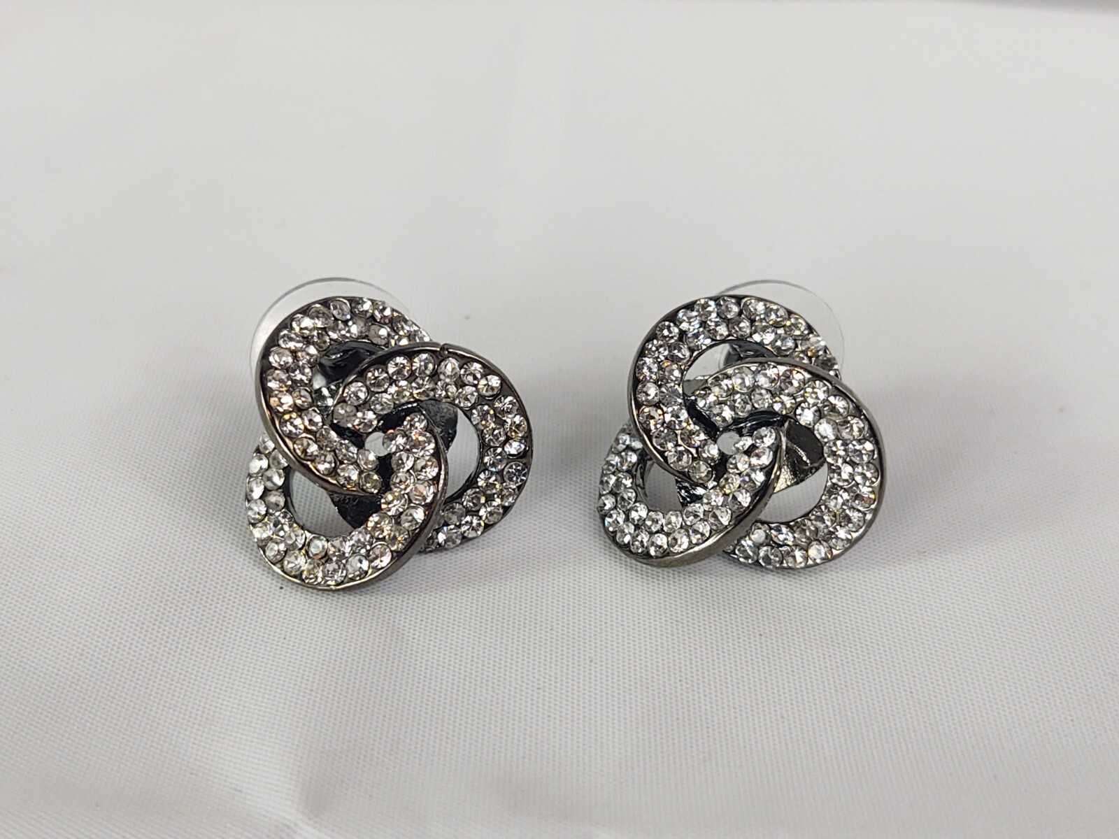 Vtg Pierced Earrings Women’s Costume Jewelry Silver Tone Crystals Tri-Circle