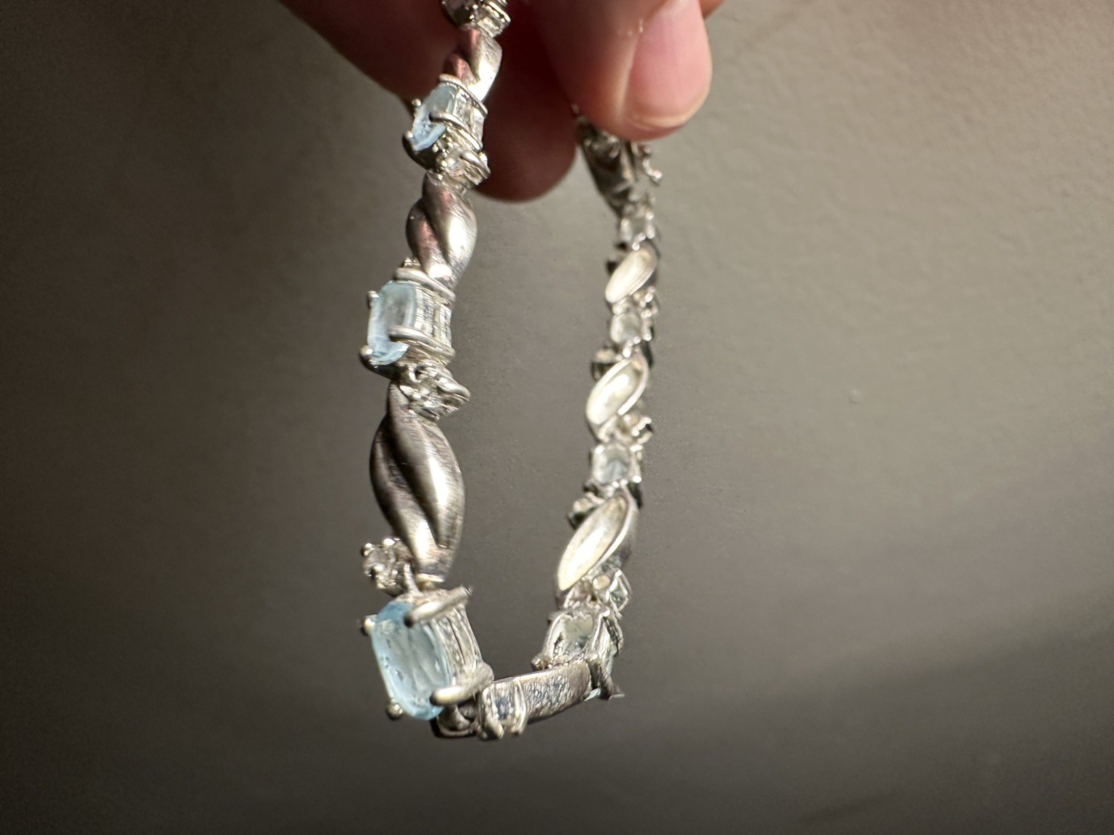Silver Topaz Tennis Bracelet 8” great condition estate sale find