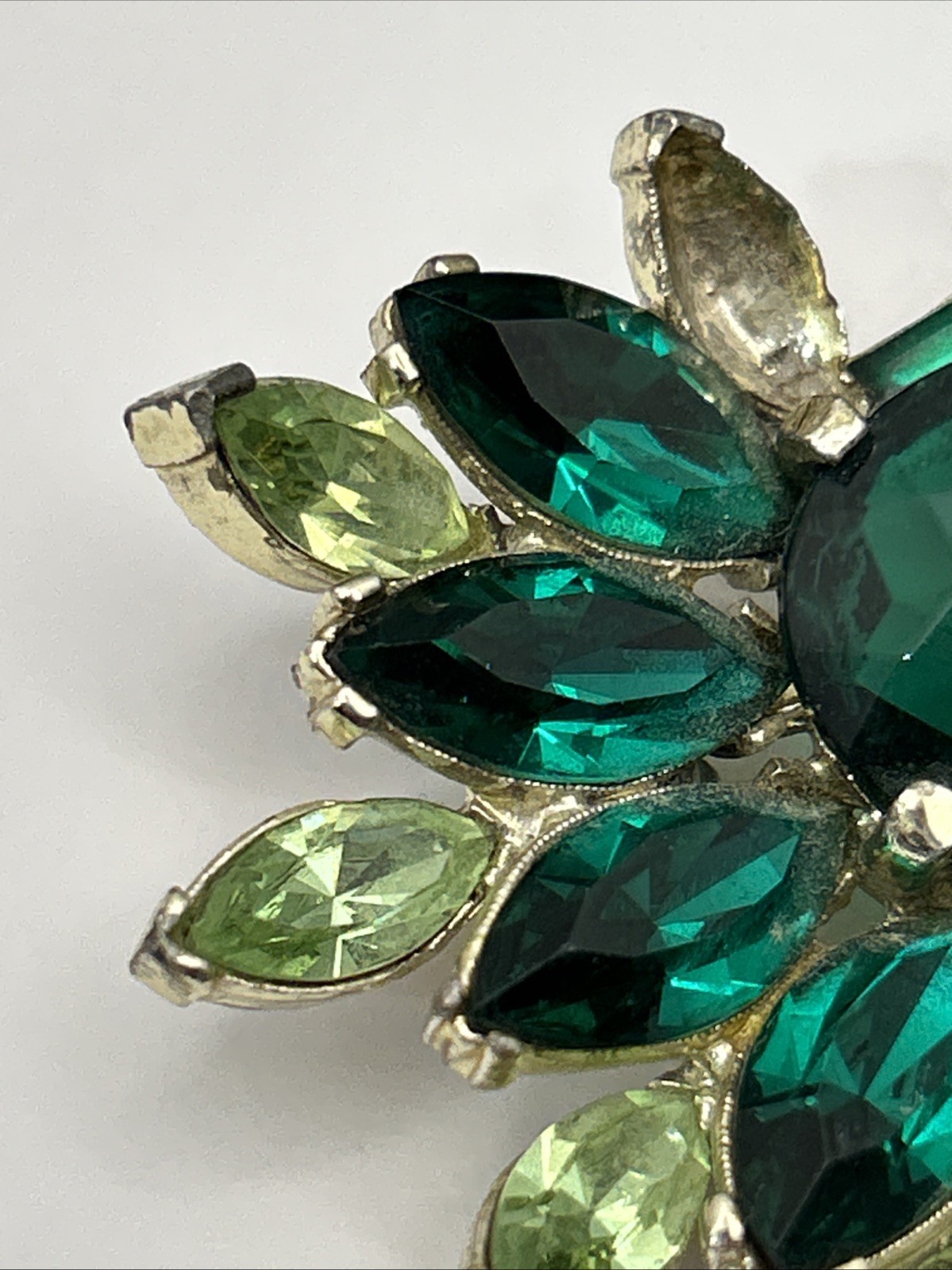 Vintage Designer Signed Pell Emerald Green Prong Set Pave and Rhinestone Brooch