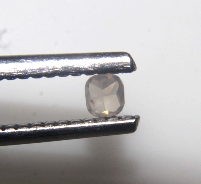 0.10 CTS CUSHION SHAPE PINK MILKY SOLITAIRE DIAMOND 2.70×2.47×1.64 MM
