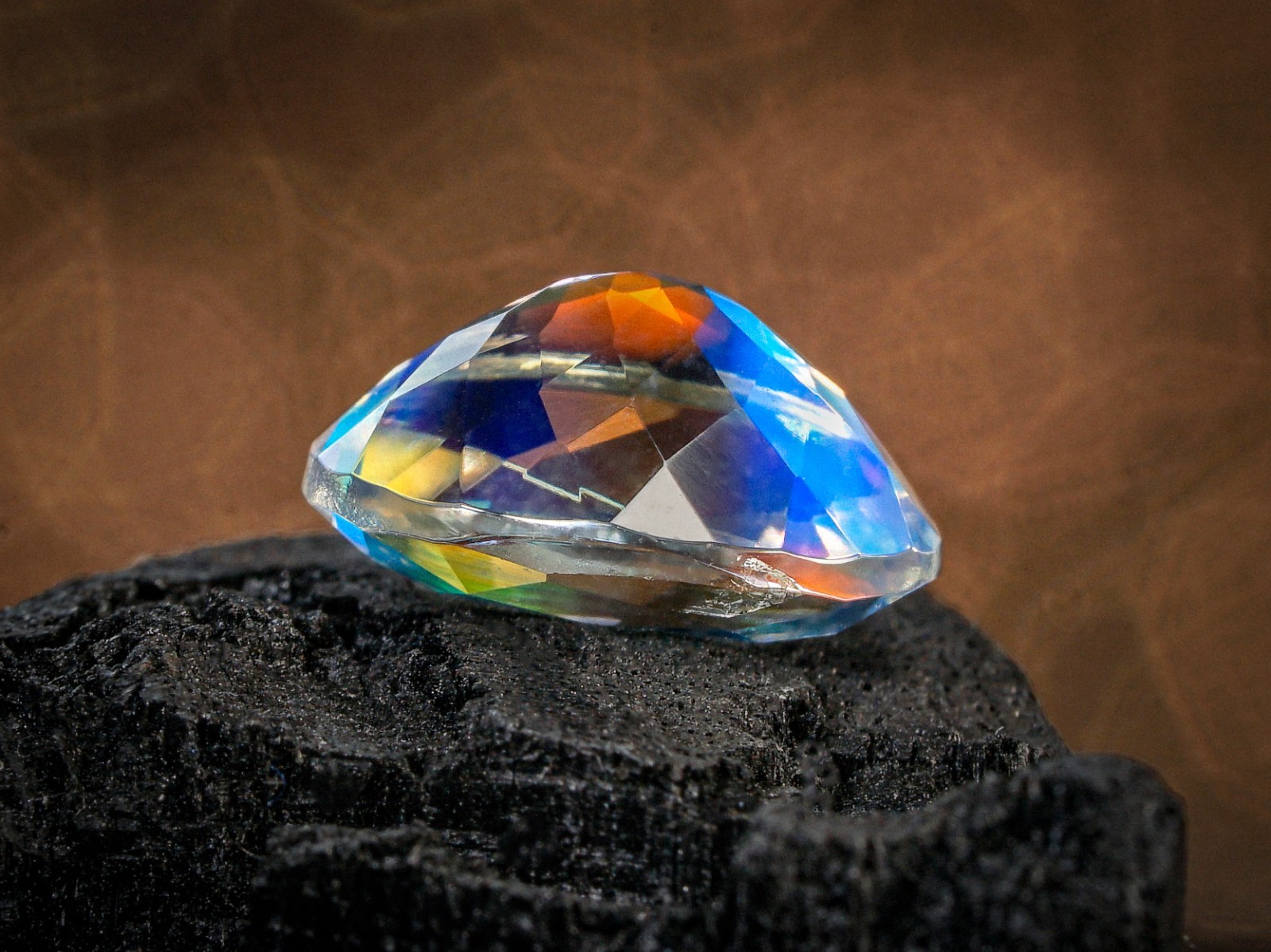 1.45 Carat Golden Rainbow Moonstone Gemstone Faceted 8x6x4 MM Oval Shape